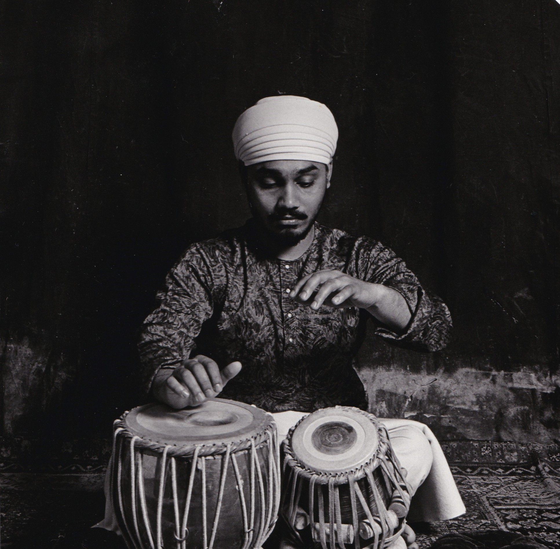 Chakardar (1990) DheraDhera Compositions